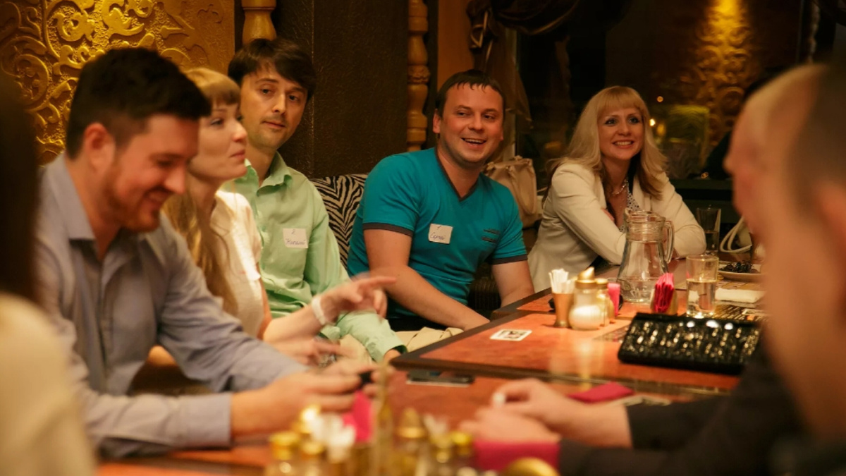 Можно ли найти любовь через знакомых: новое или устаревшее?