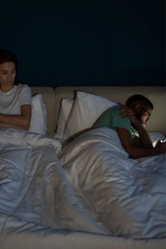 Когда близость становится расстоянием: Как распознать одиночество в отношениях