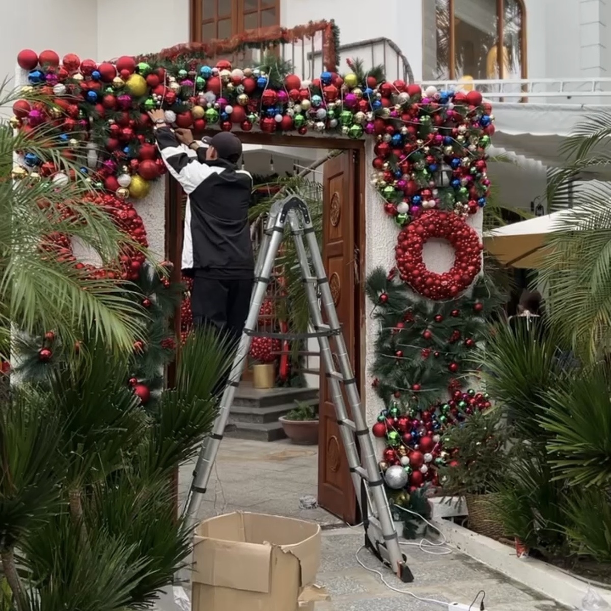 Как русские отмечают Новый год на экзотических курортах Азии