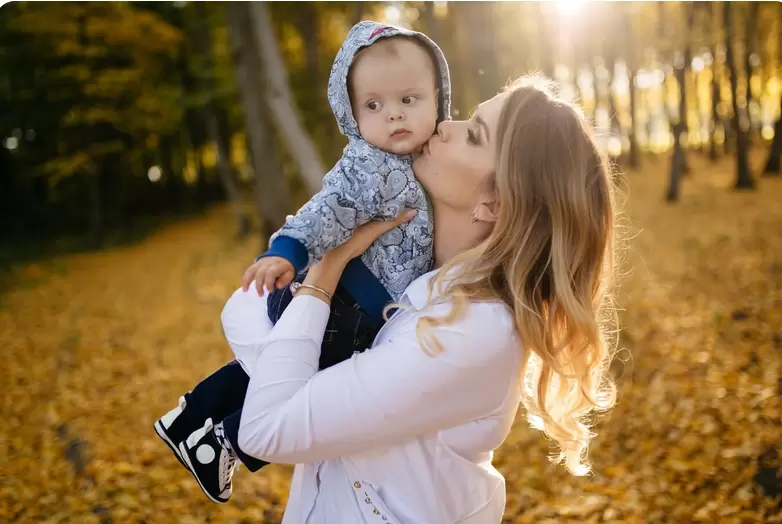 Молодая мама: вызовы и решения на пути к счастью