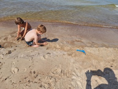 Как мой сын находит друзей за границей с помощью простой фразы