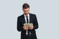 Когда финансовая поддержка становится инструментом контроля: разбор мужской логики